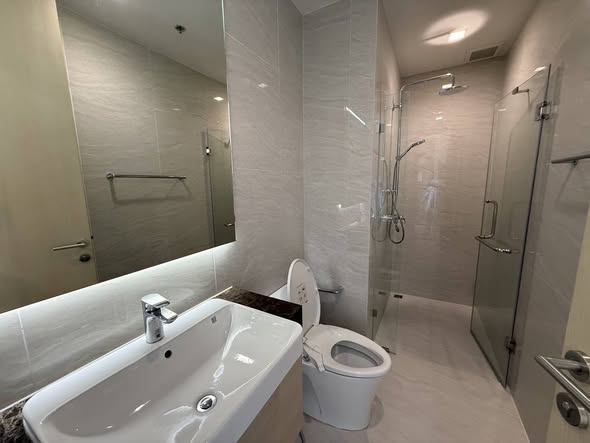 bathroom of Noble State Sukhumvit 39