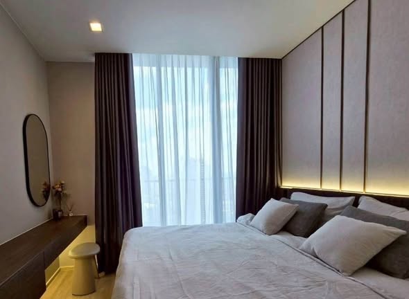 bedroom and bathroom of Noble State Sukhumvit 39