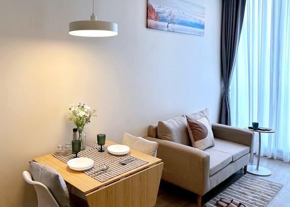 bedroom and living room of Noble State Sukhumvit 39