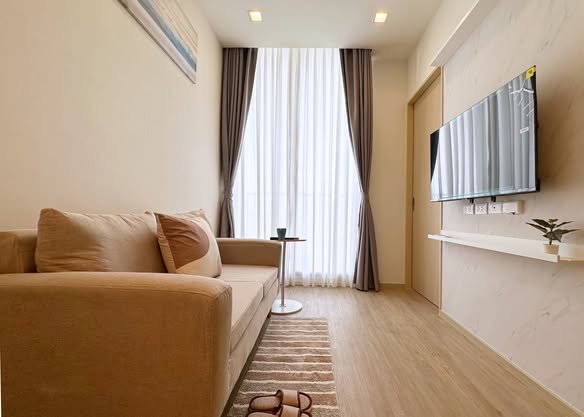 bedroom and living room of Noble State Sukhumvit 39
