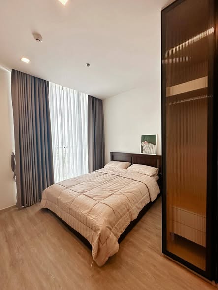 bedroom and room interior of Noble State Sukhumvit 39