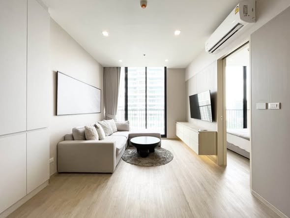 living room and room interior of Noble State Sukhumvit 39