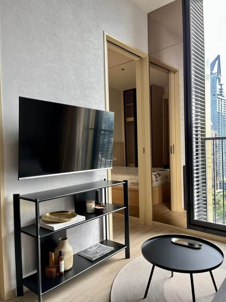 living room and room interior of Noble State Sukhumvit 39