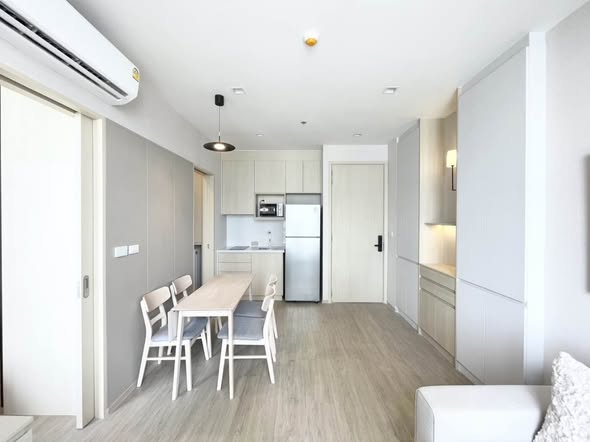 room interior of Noble State Sukhumvit 39