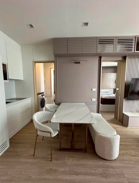 room interior and kitchen of Noble State Sukhumvit 39