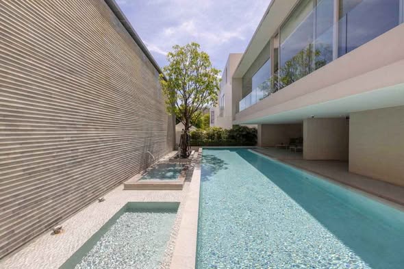 pool of NOBLE TERRA RAMA 9 – EKAMAI