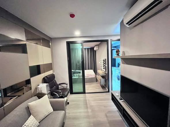 bedroom and room interior of Notting Hill Sukhumvit 105