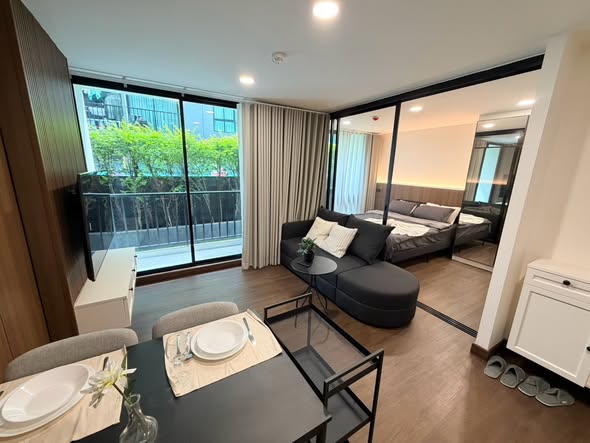 living room of Notting Hill The Exclusive Charoen Krung 93