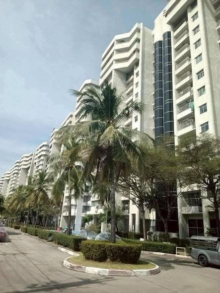 Nouvelle Condominium by Century 21