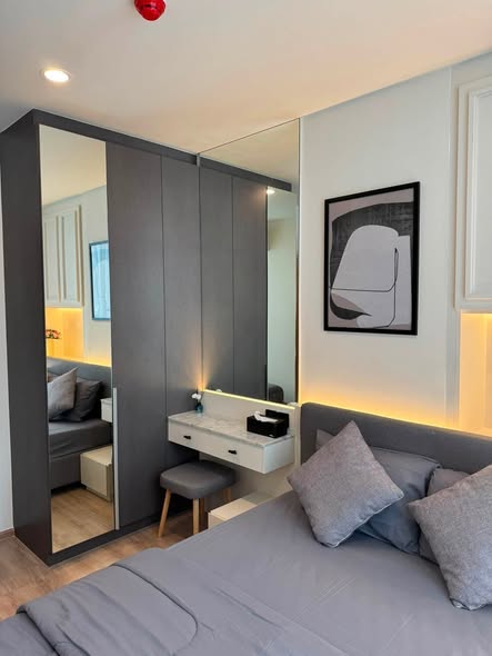 bedroom and room interior of Nue District R9