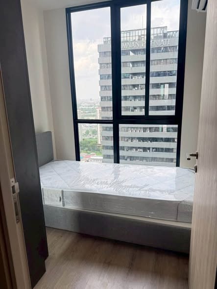 bedroom and room interior of Nue District R9