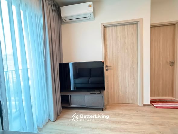 bedroom and room interior of Nue District R9