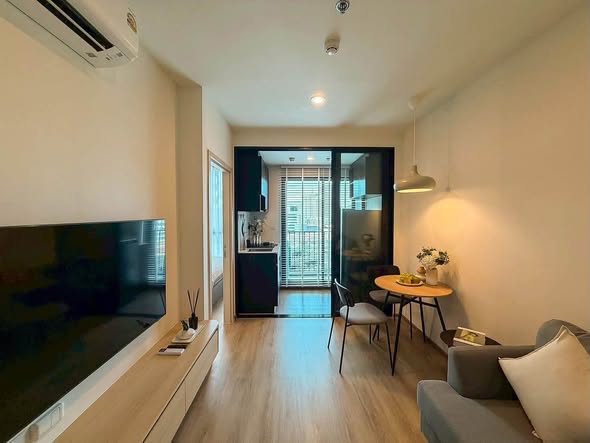living room of Nue District R9
