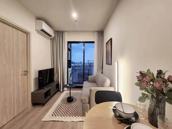 living room and bedroom of Nue District R9