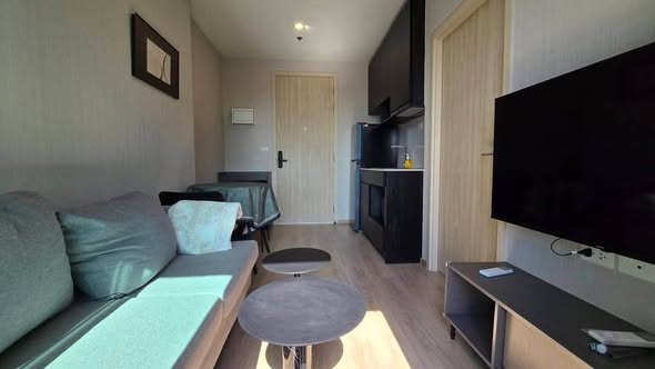living room and bedroom of Nue District R9