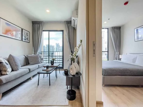 living room and bedroom of Nue District R9