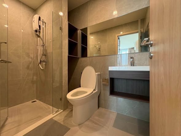 room interior and bathroom of Nue District R9