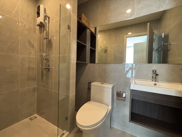 room interior and bathroom of Nue District R9