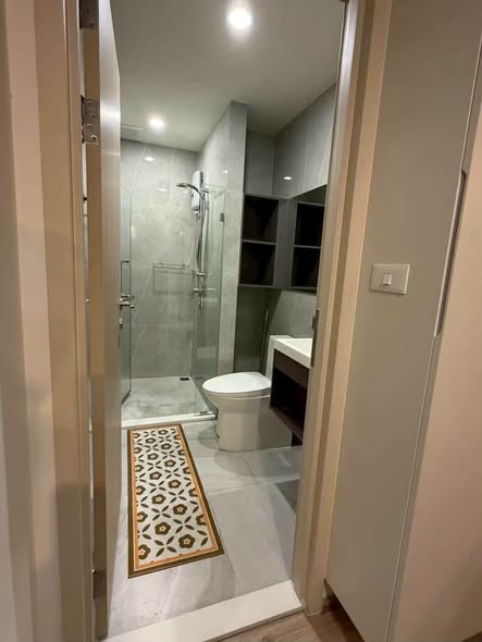 room interior and bathroom of Nue District R9