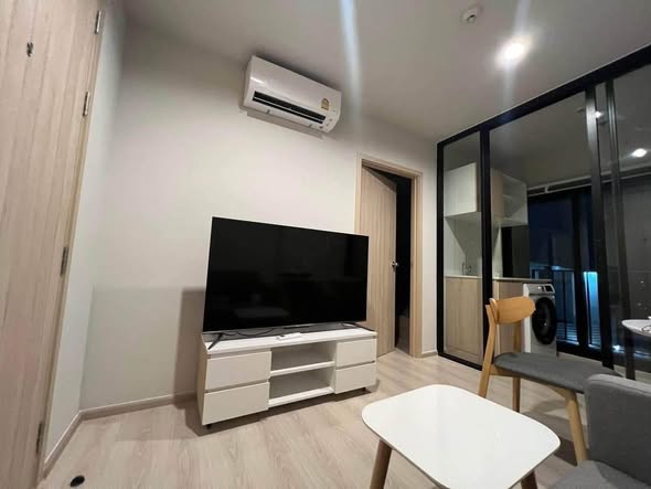 bedroom and room interior of NUE Noble Ngamwongwan (นิว โนเบิล งามวงศ์วาน)