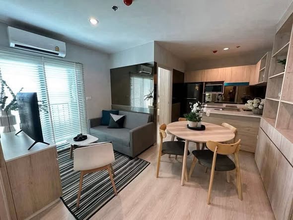 living room of NUE Noble Srinakarin Lasalle นิว โนเบิล ศรีนครินทร์ – ลาซาล