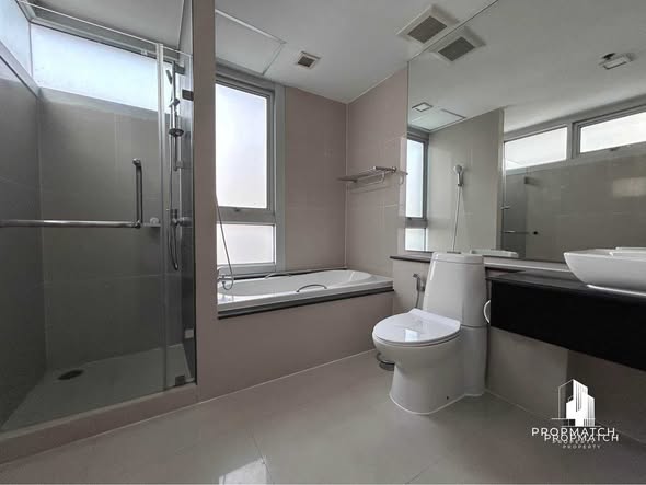 room interior and bathroom of Nusasiri Grand Condo