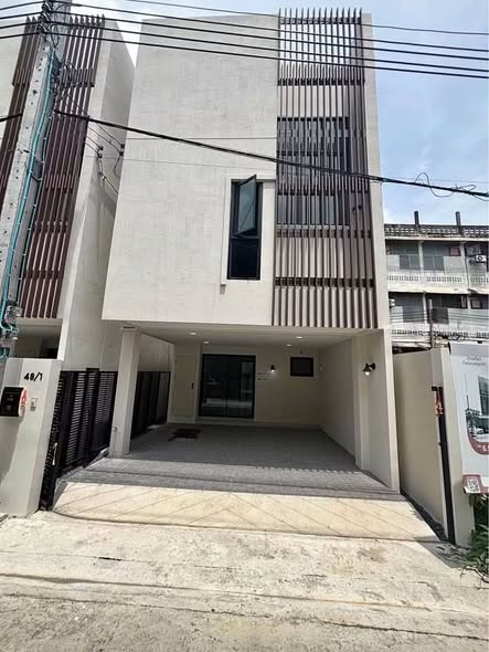 Oakhouse Sukhumvit 101/1