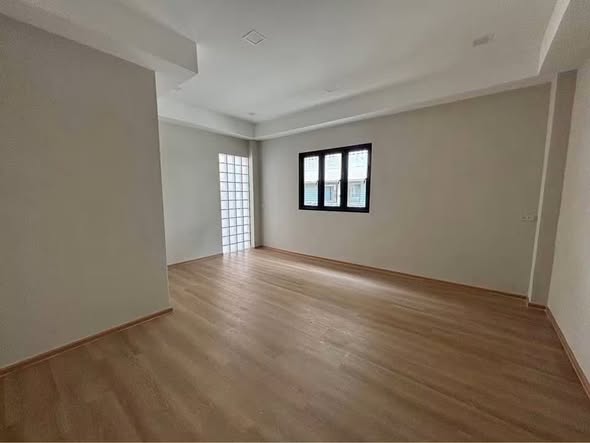 Oakhouse Sukhumvit 101/1