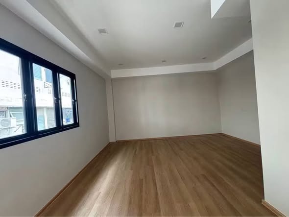 room interior of Oakhouse Sukhumvit 101/1