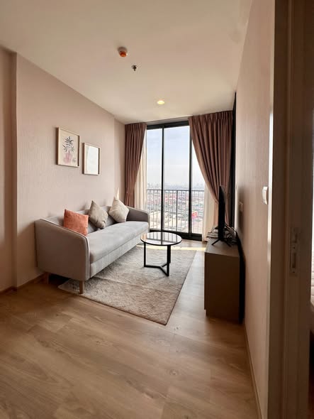 living room and bedroom of Oka Haus