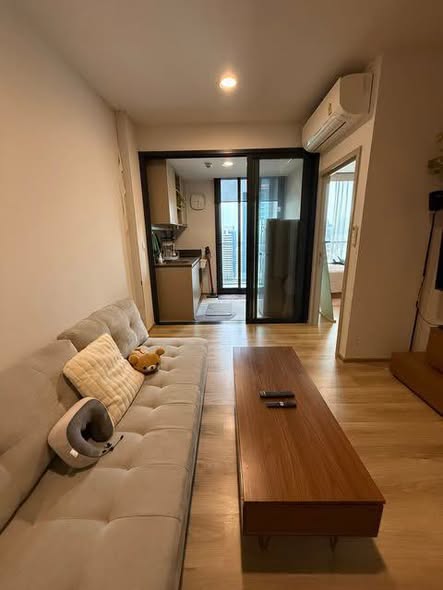 living room and bedroom of Oka Haus