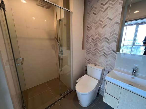 room interior and bathroom of Oka Haus
