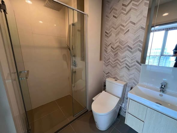 room interior and bathroom of Oka Haus