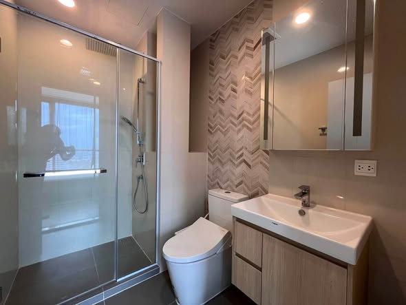 room interior and bathroom of Oka Haus