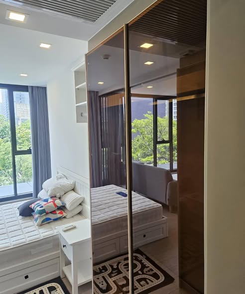 bedroom and room interior of One9Five Asoke – Rama 9