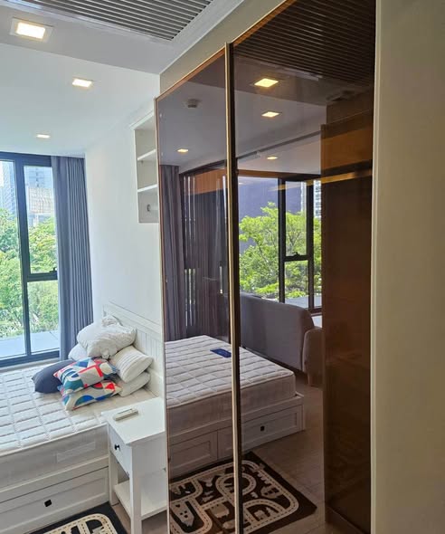 bedroom and room interior of One9Five Asoke – Rama 9