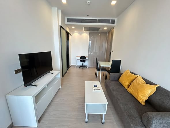 living room and bedroom and room interior of One9Five Asoke – Rama 9