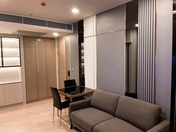 living room and room interior of One9Five Asoke – Rama 9