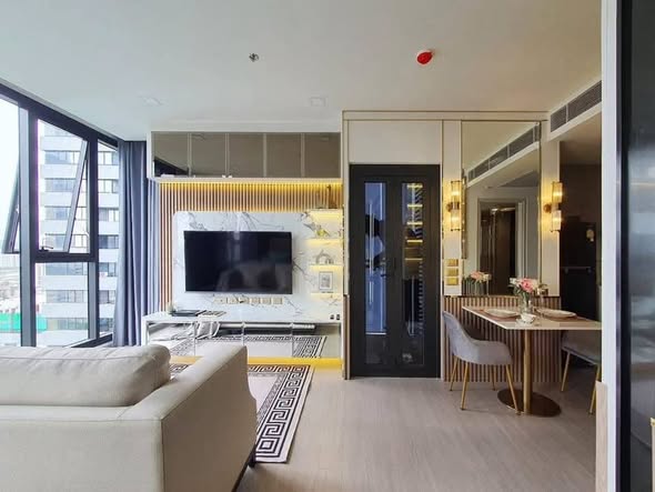 living room and room interior of One9Five Asoke – Rama 9