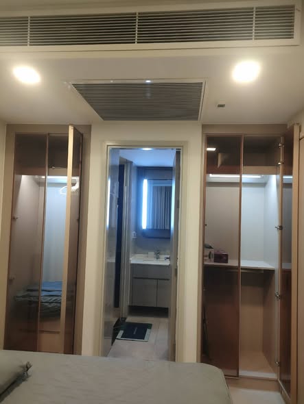 room interior and kitchen of One9Five Asoke – Rama 9