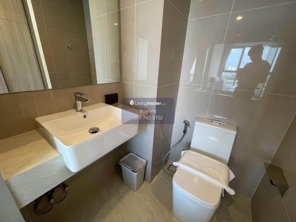 bathroom of Origin Place Bangna