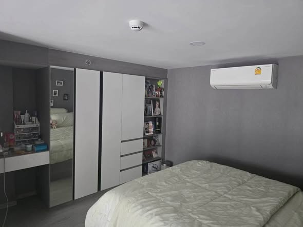 bedroom and room interior of Origin Plug&Play Ramkhamhaeng Triple Station