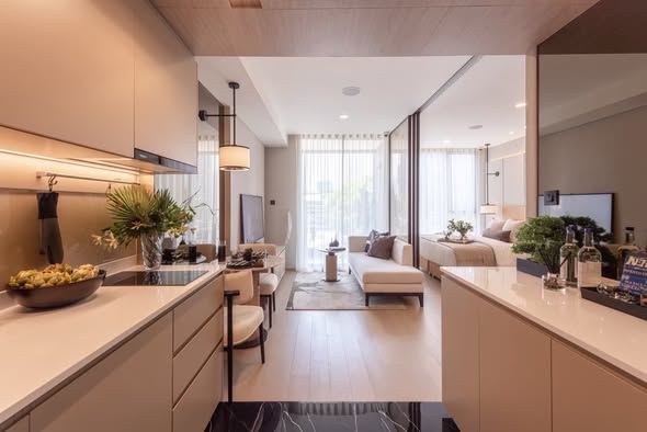 bathroom and kitchen of Origin Thonglor World (ออริจิ้น ทองหล่อ เวิลด์)
