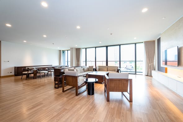 living room and room interior of Park Court Sukhumvit 77