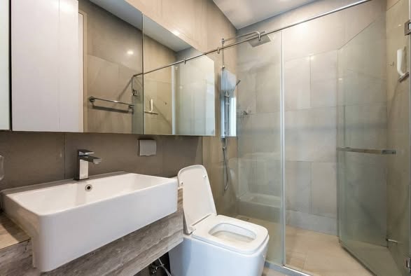 bathroom of Park​ Origin​ Phaya Thai
