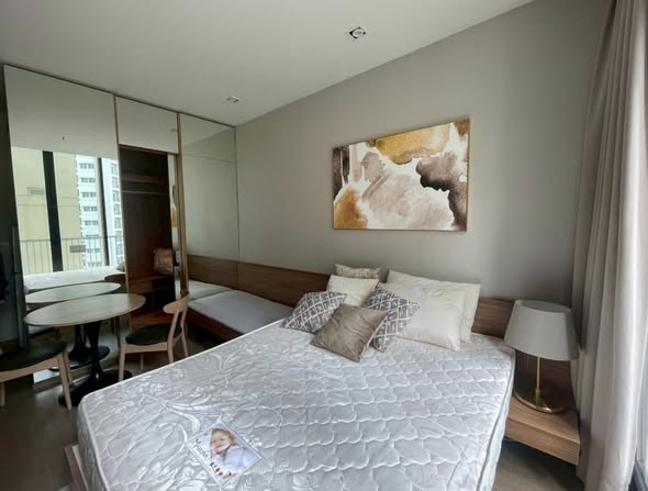 bedroom of Park Origin Phrom Phong