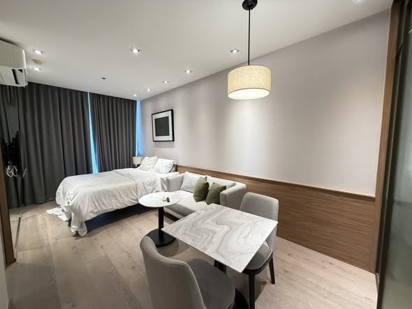 bedroom of Park Origin Phrom Phong