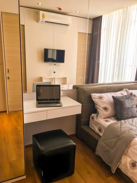 bedroom of Park Origin Phrom Phong