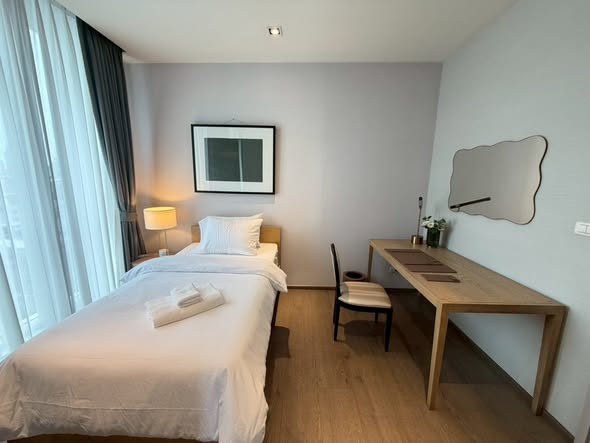 bedroom of Park Origin Phrom Phong