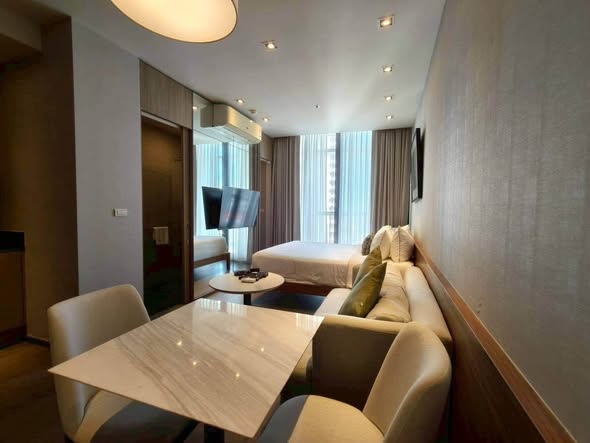 bedroom of Park Origin Phrom Phong